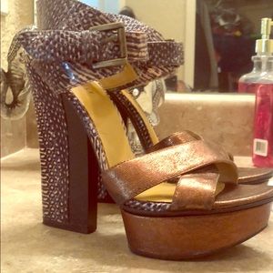 Nine West Gold and Tiger print platform heels